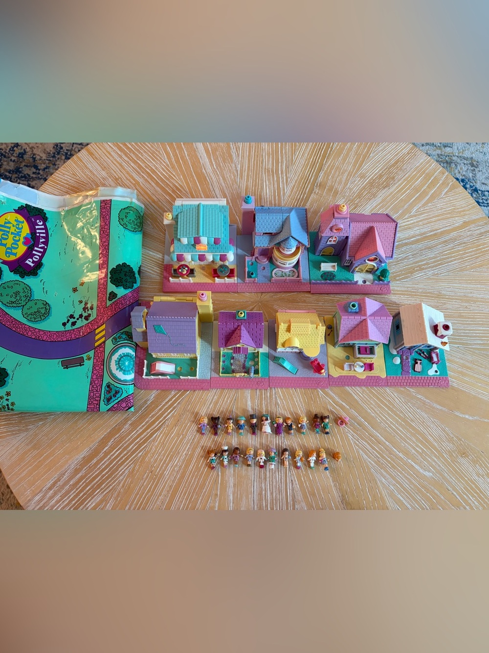 1993 Pollyville Superset w 8 houses 22 figures and mat LIGHTS WORK Polly Pocket